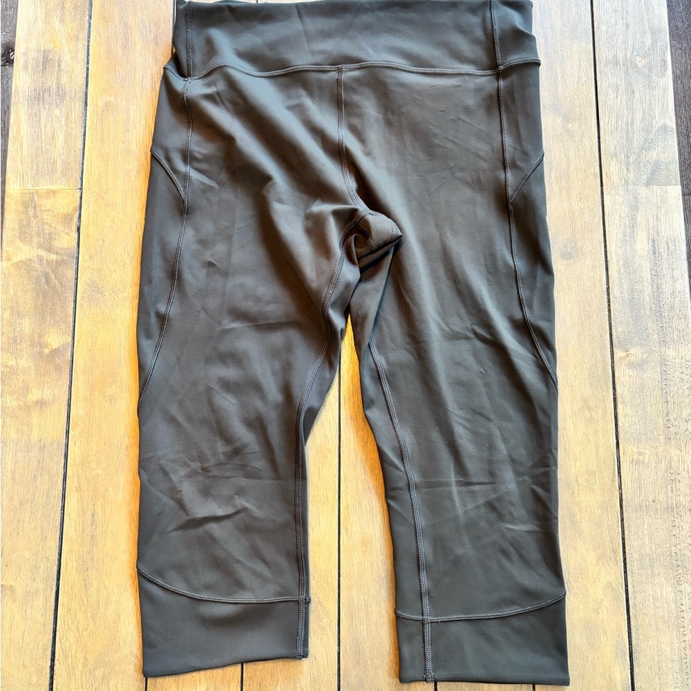 Lululemon In Movement Crop *Everlux 19"
Dark Olive - Picture 6 of 9